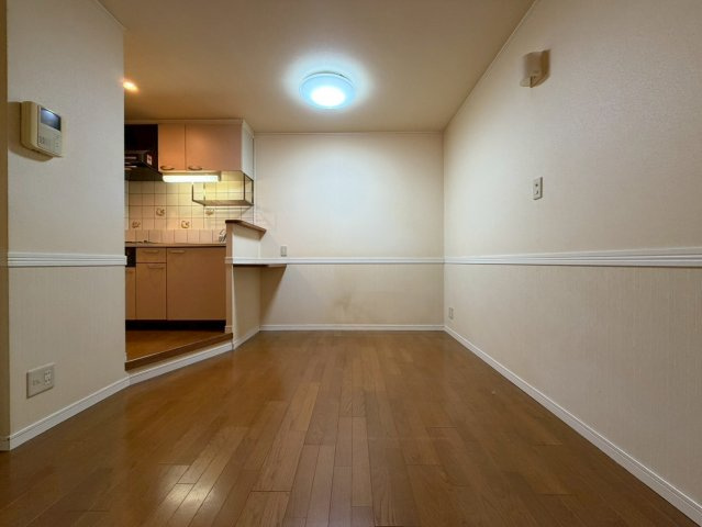 リバーライズ東小橋の洋室