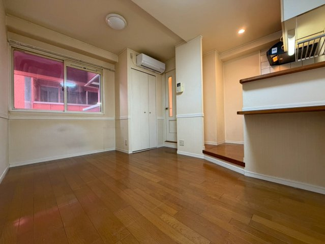 リバーライズ東小橋の洋室