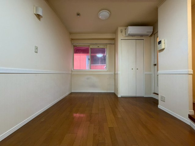 リバーライズ東小橋の洋室