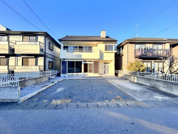 宇都宮市平松本町　4ＳＬＤＫ　中古住宅の前面道路含む現地写真