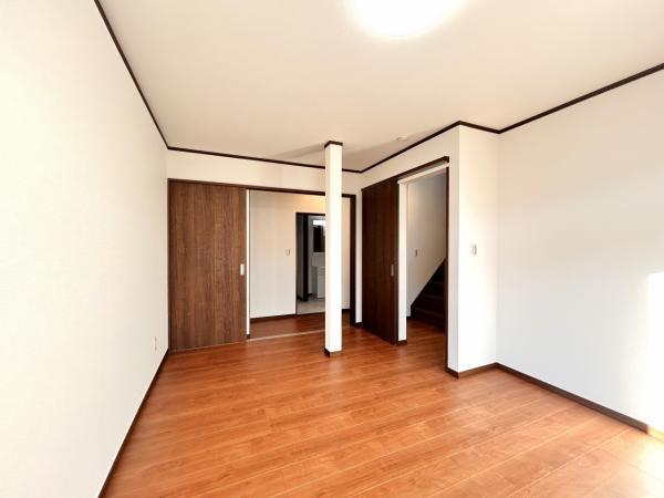 宇都宮市平松本町　4ＳＬＤＫ　中古住宅の洋室