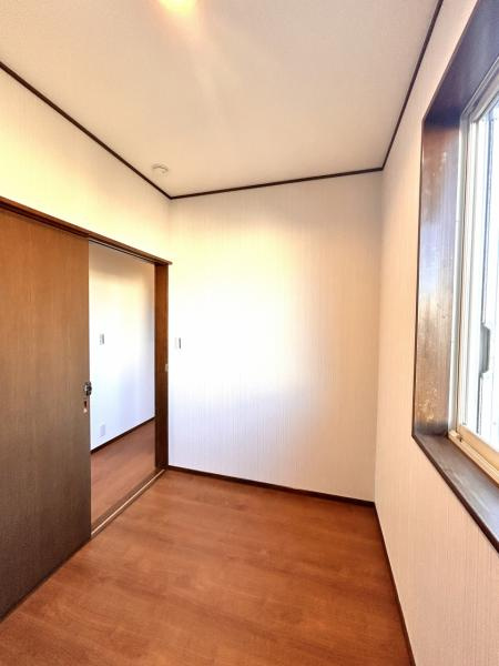 宇都宮市平松本町　4ＳＬＤＫ　中古住宅の洋室