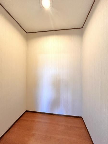 宇都宮市平松本町　4ＳＬＤＫ　中古住宅の洋室