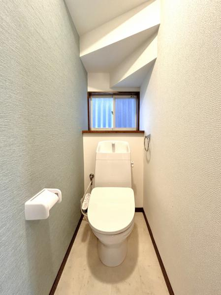 宇都宮市平松本町　4ＳＬＤＫ　中古住宅のトイレ