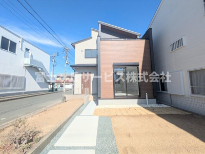 【外観】 | 磐田市見付 2期 新築一戸建て | 現在建築中の外観画像です。ご内覧は同じメーカーの完成物件へご案内いたしますので、いつでもご相談ください！