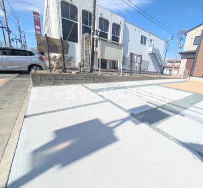 【駐車場】 | 磐田市見付 2期 新築一戸建て | ４台駐車可能です