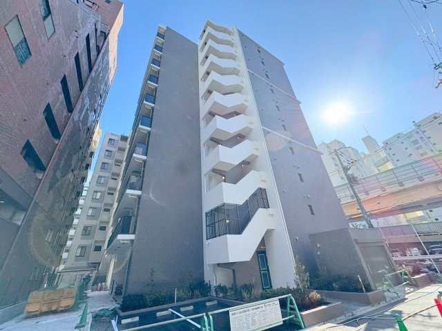 ファステート大阪グラッシュの外観