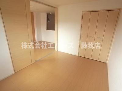 【寝室】 | エトワールD | ゆとりの広さです