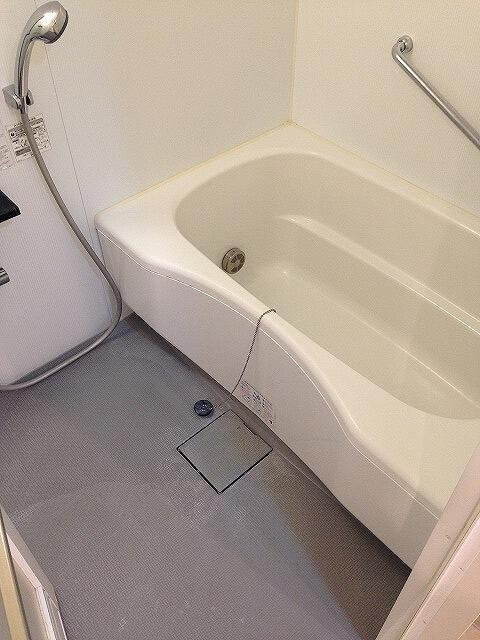 イーリスコート桜上水の浴室|ゆったり入れる浴室。一日の疲れをしっかり癒せます。 