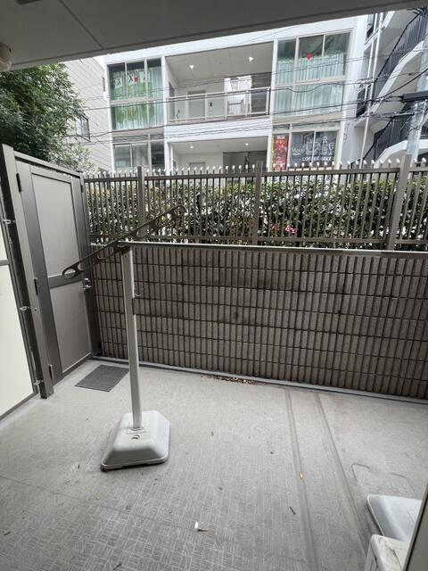 イニシアイオ本蓮沼駅前の庭|１階ならではの専用庭付き住戸 