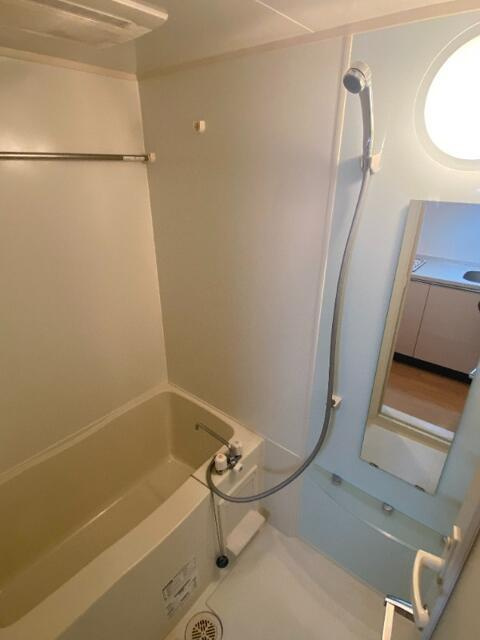 ステラメゾン荻窪の浴室|雨の日も安心の浴室乾燥機付き♪洗濯も快適です！