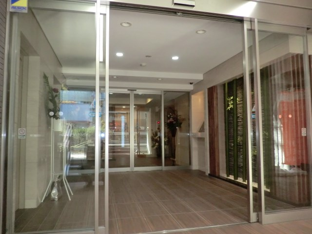 フェニシア三軒茶屋　駅近　ペット相談　分譲賃貸のエントランス