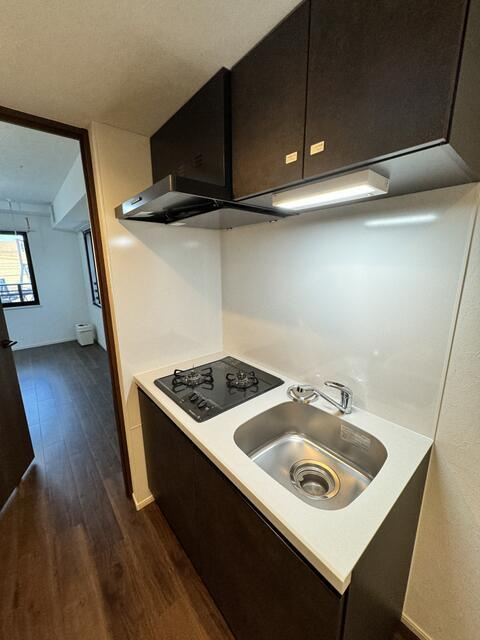 ガリシア千鳥町Ⅱのキッチン|コンパクトなキッチンで掃除もラクラク