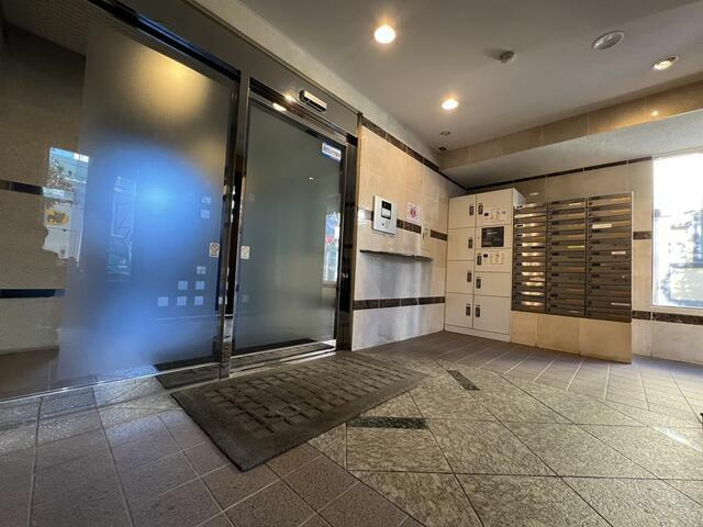 ヴィサージュ池尻のエントランス|ゆとりのあるエントランスです