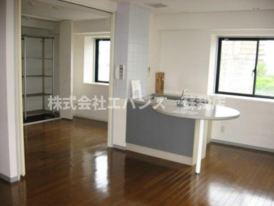 【居間・リビング】 | チハヤアネックスビル | 使いやすい居間です