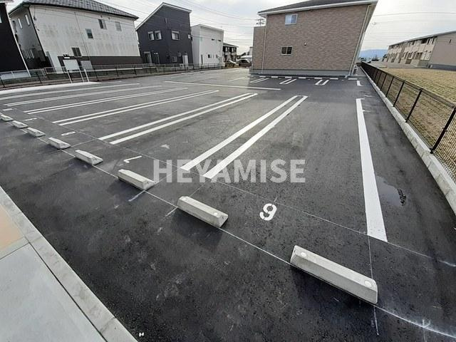 ティ・グランⅡの駐車場