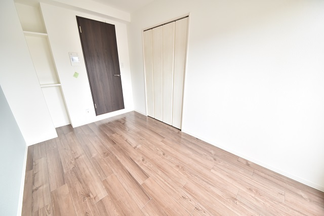 呉市本通２丁目の賃貸マンションの洋室