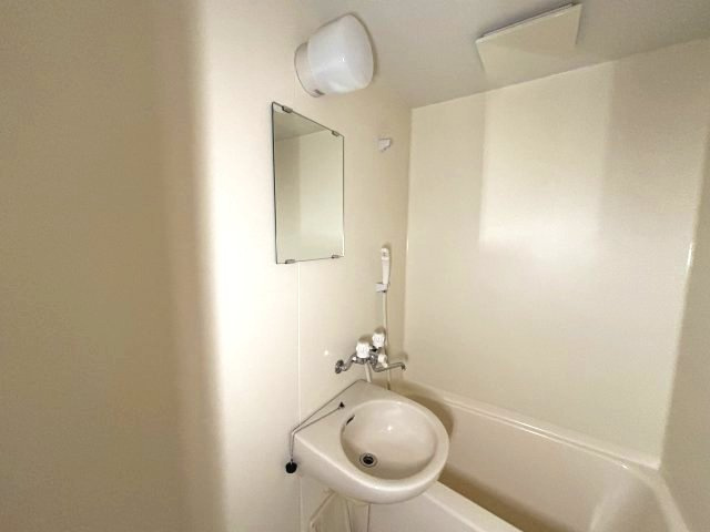 チコレジデンスの独立洗面台