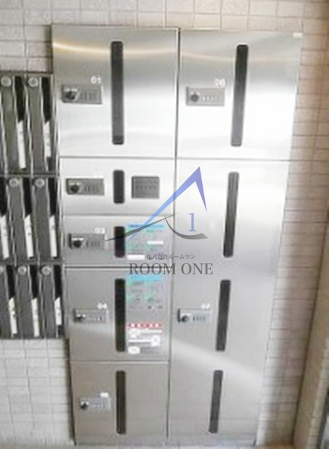 ロイヤルアメニティー巣鴨のその他共用部分|宅配ボックスです。