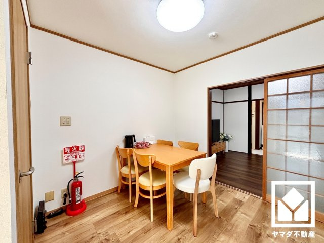 伏見区竹田中島町の洋室