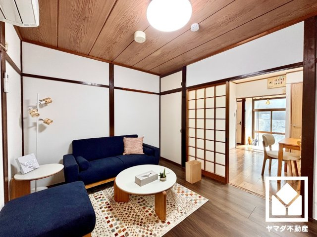 伏見区竹田中島町の居間・リビング