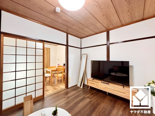 伏見区竹田中島町の居間・リビング