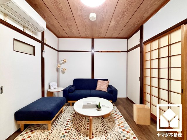 伏見区竹田中島町の居間・リビング