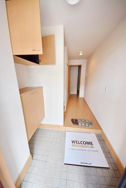 カレッツァⅡ番館の玄関