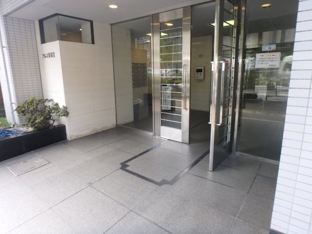東急ドエルアルス音羽Ⅱのエントランス