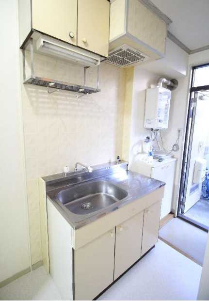 スカイハイツ　室内洗濯機置場　バストイレあり　学生さんオススメのキッチン