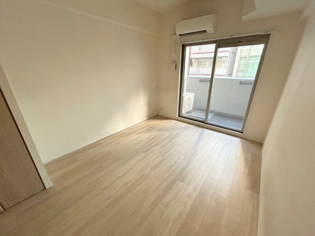 プレサンス新大阪クロステージの居間・リビング