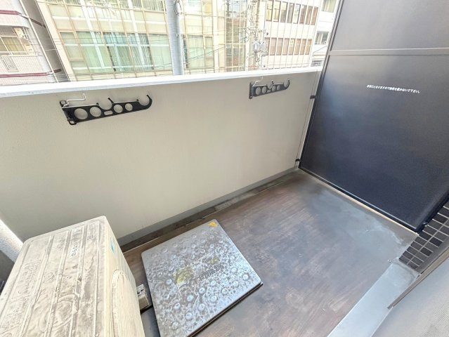 プレサンス新大阪クロステージのバルコニー