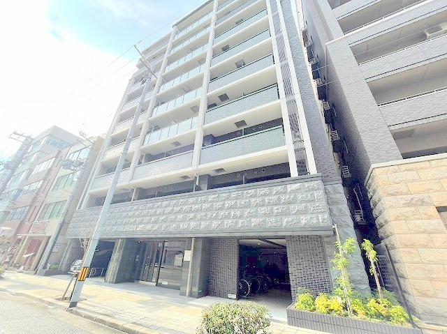 プレサンス新大阪クロステージの外観