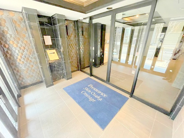 プレサンス新大阪クロステージのロビー