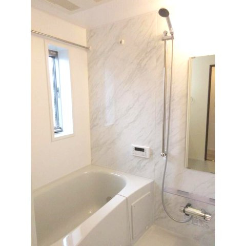 ユアメゾン睦町の浴室