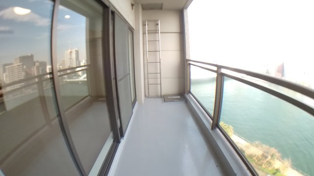 中央区新川１丁目の賃貸マンションのバルコニー