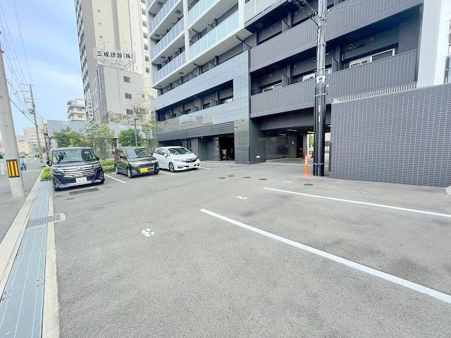 スワンズシティ新大阪ヴィーヴォの駐車場