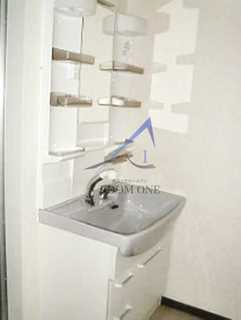 金津賀第５ビルの洗面所|独立洗面台です。