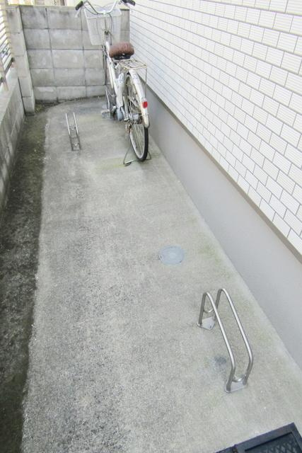 サニーヒルズⅢの駐車場