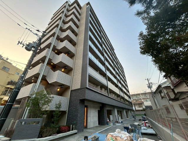 レジュールアッシュ神戸湊川公園の外観
