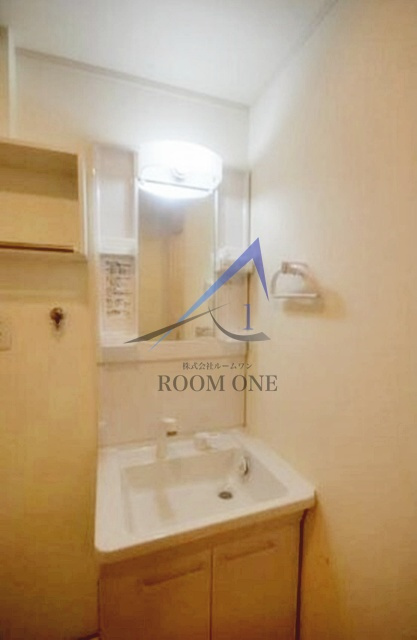 ＦＯＲＥＳＴ　ＷＥＳＴの洗面所|独立洗面台です。