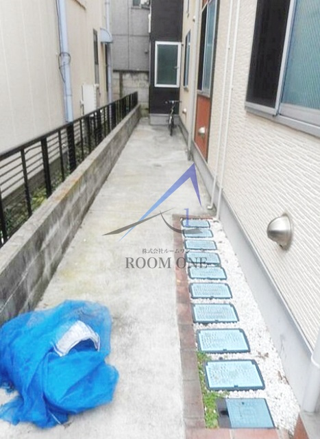 ル・メゾン中野新橋のその他共用部分|共通通路です。