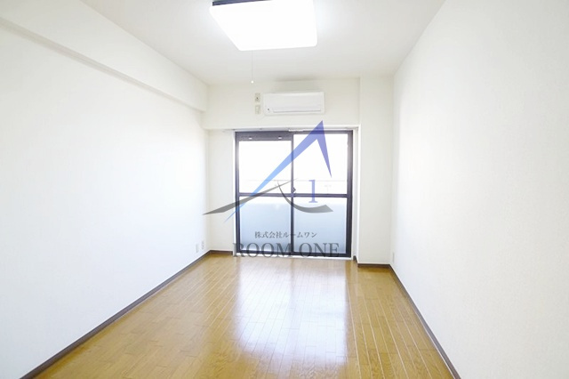 グローリア初穂・桜台Ⅱの居間・リビング|洋室のお部屋です。