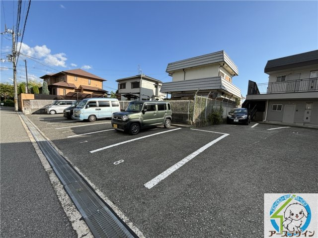 ビュー長坂の駐車場