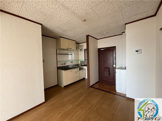 ビュー長坂の居間・リビング