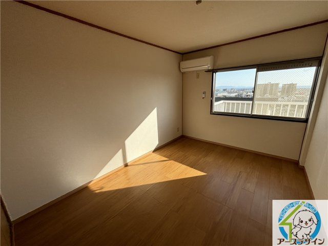 ビュー長坂の洋室