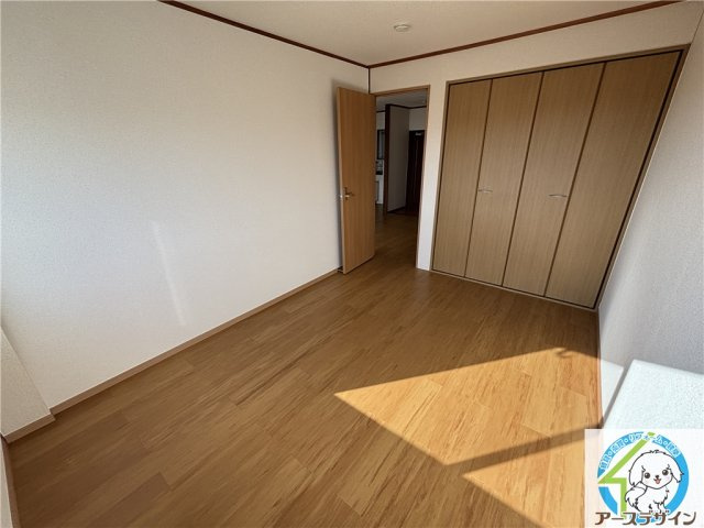 ビュー長坂の洋室