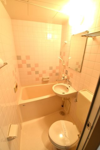 ライオンズマンション水戸三の丸の浴室|3点式のきれいなお風呂です