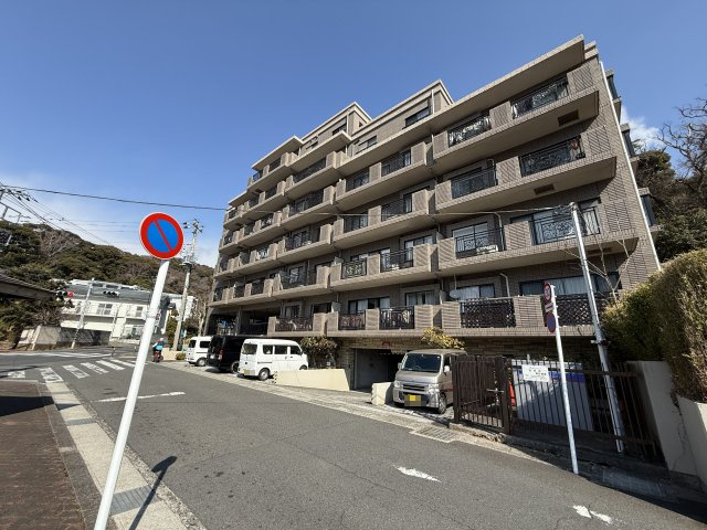 逗子海岸徒歩13分　「ジュネス葉山クレスト」1階