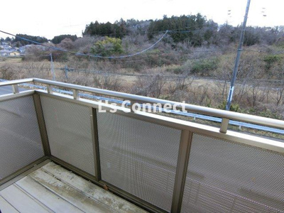 【バルコニー】 | ロマネＣ棟 | ２階のお部屋で洗濯物もたくさん干せます。